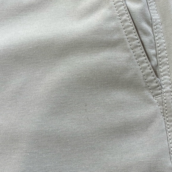 LinkSoul Men's Light Gray Golf Shorts - Picture 4 of 7